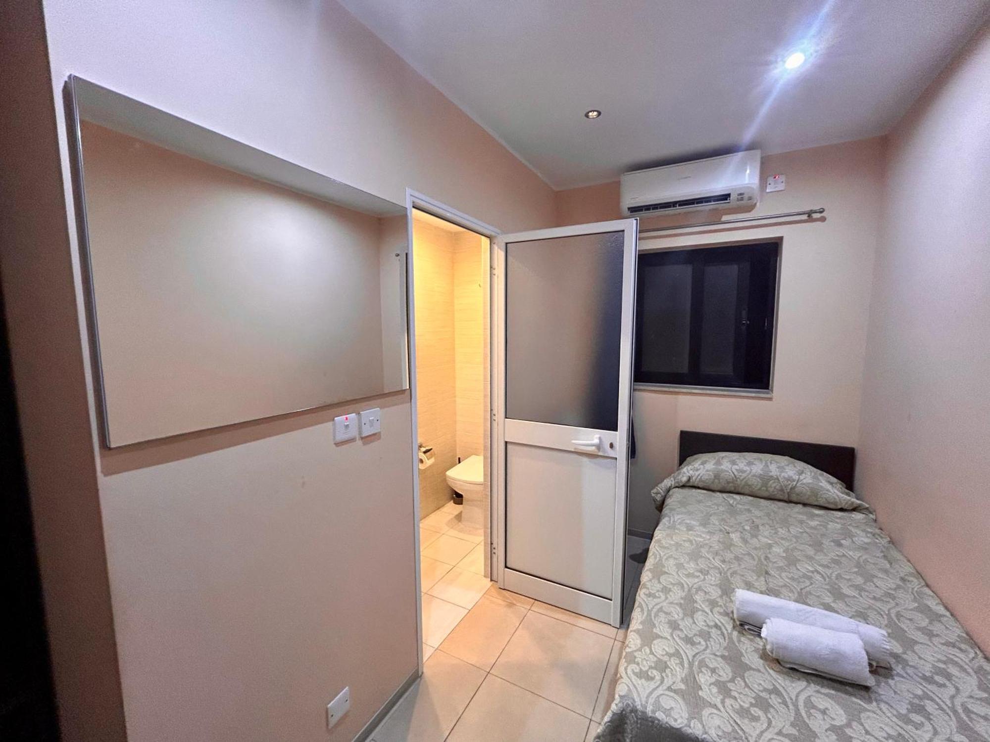 Malta Paradise Central Accomodation Otel Saint Julian's Dış mekan fotoğraf