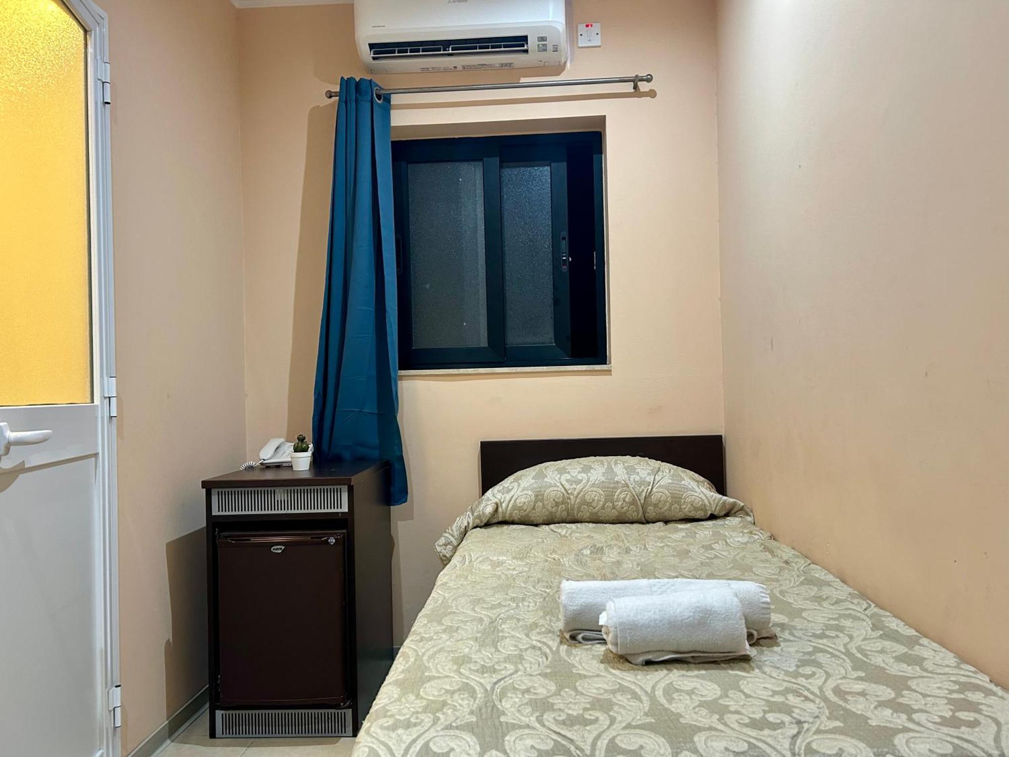 Malta Paradise Central Accomodation Otel Saint Julian's Dış mekan fotoğraf