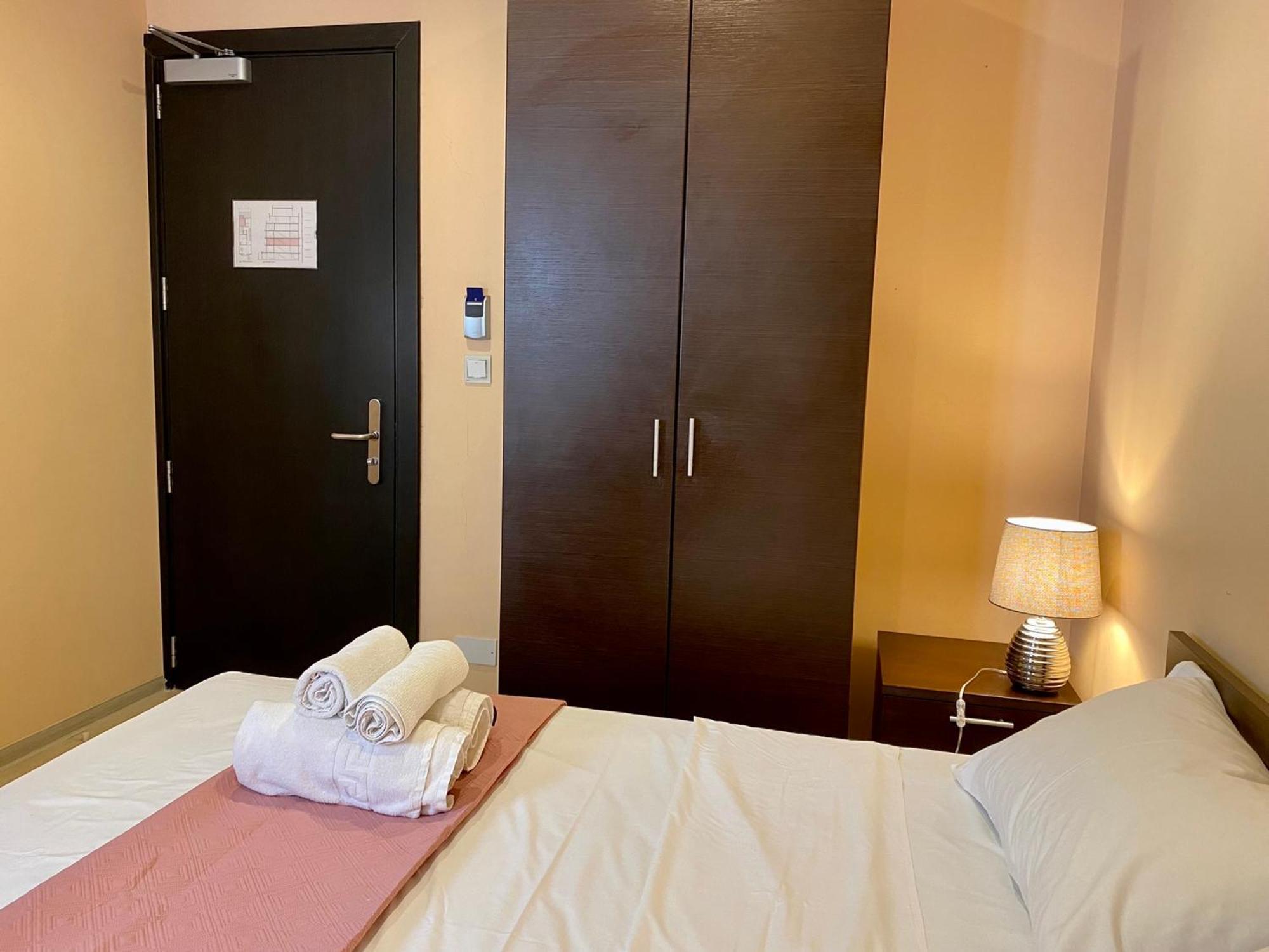 Malta Paradise Central Accomodation Otel Saint Julian's Dış mekan fotoğraf