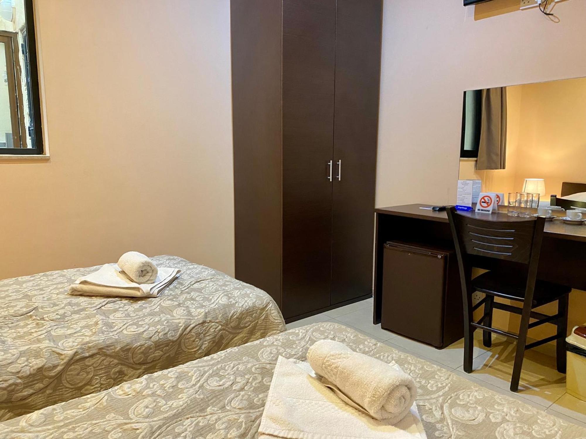 Malta Paradise Central Accomodation Otel Saint Julian's Dış mekan fotoğraf