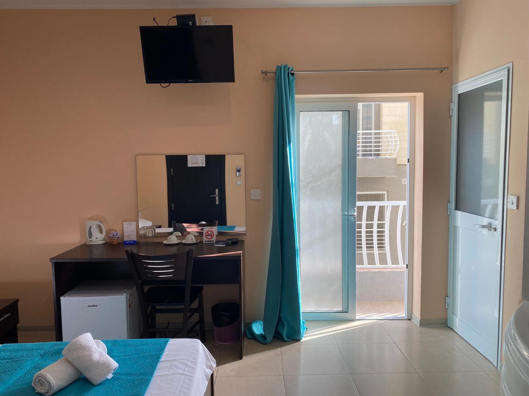 Malta Paradise Central Accomodation Otel Saint Julian's Dış mekan fotoğraf